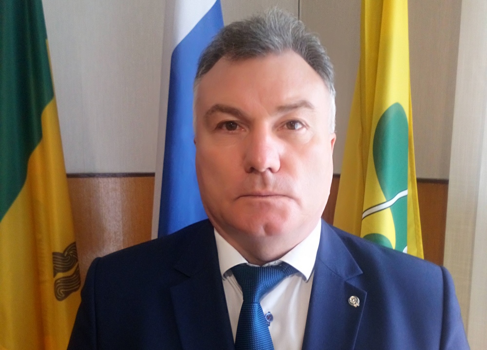 Поздравление Узбекова В.С. с назначением на должность и.о. главы администрации Колышлейского района